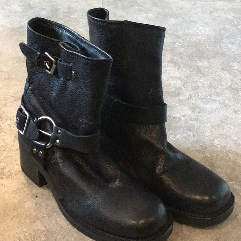 Kenneth Cole womens stride block heel boots new